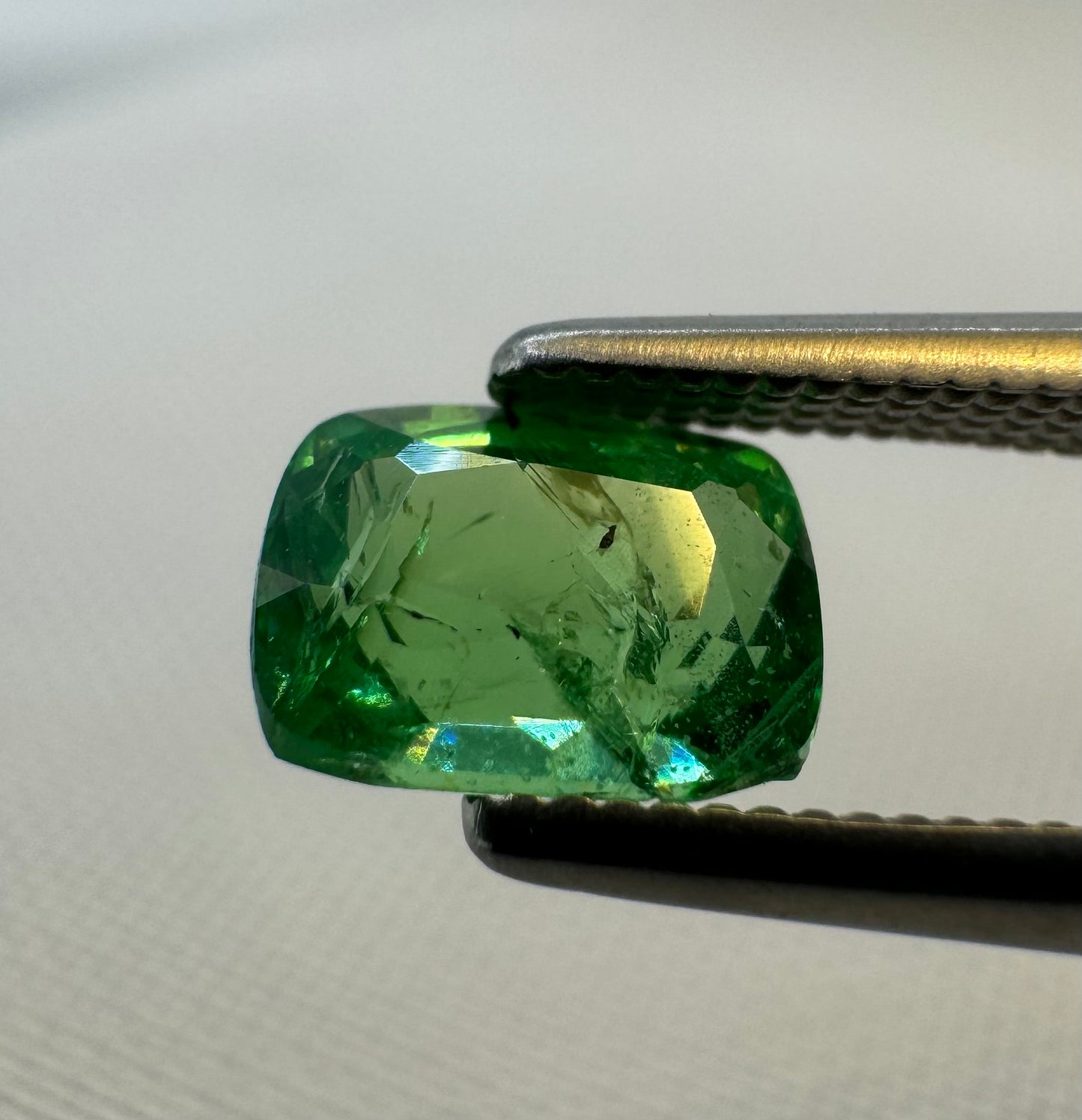 Natural Grossular Tsavorite Garnet (Green) - 0.99ct - Rectangular Cushion