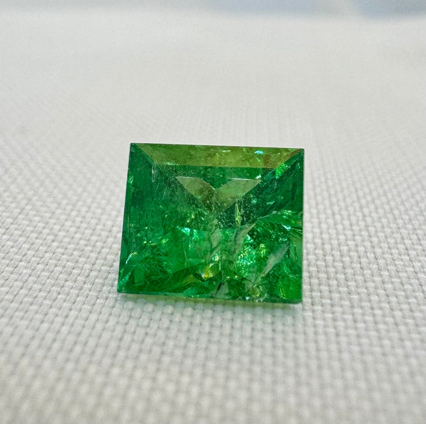 Tsavorite - 1.78ct - Rectangular Cushion