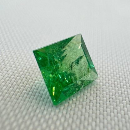 Tsavorite - 1.78ct - Rectangular Cushion