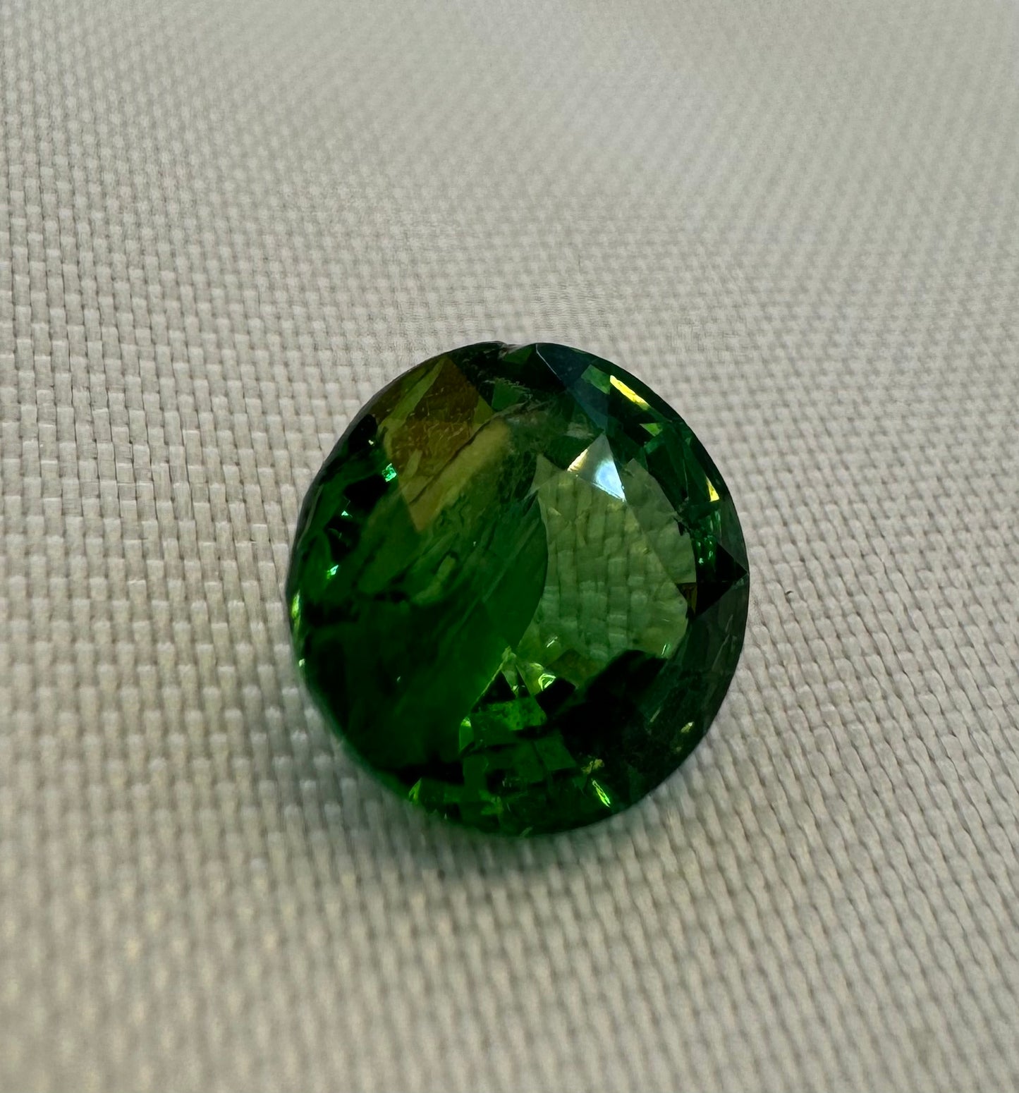 Tsavorite - 3.52ct - Round Mixed Cut