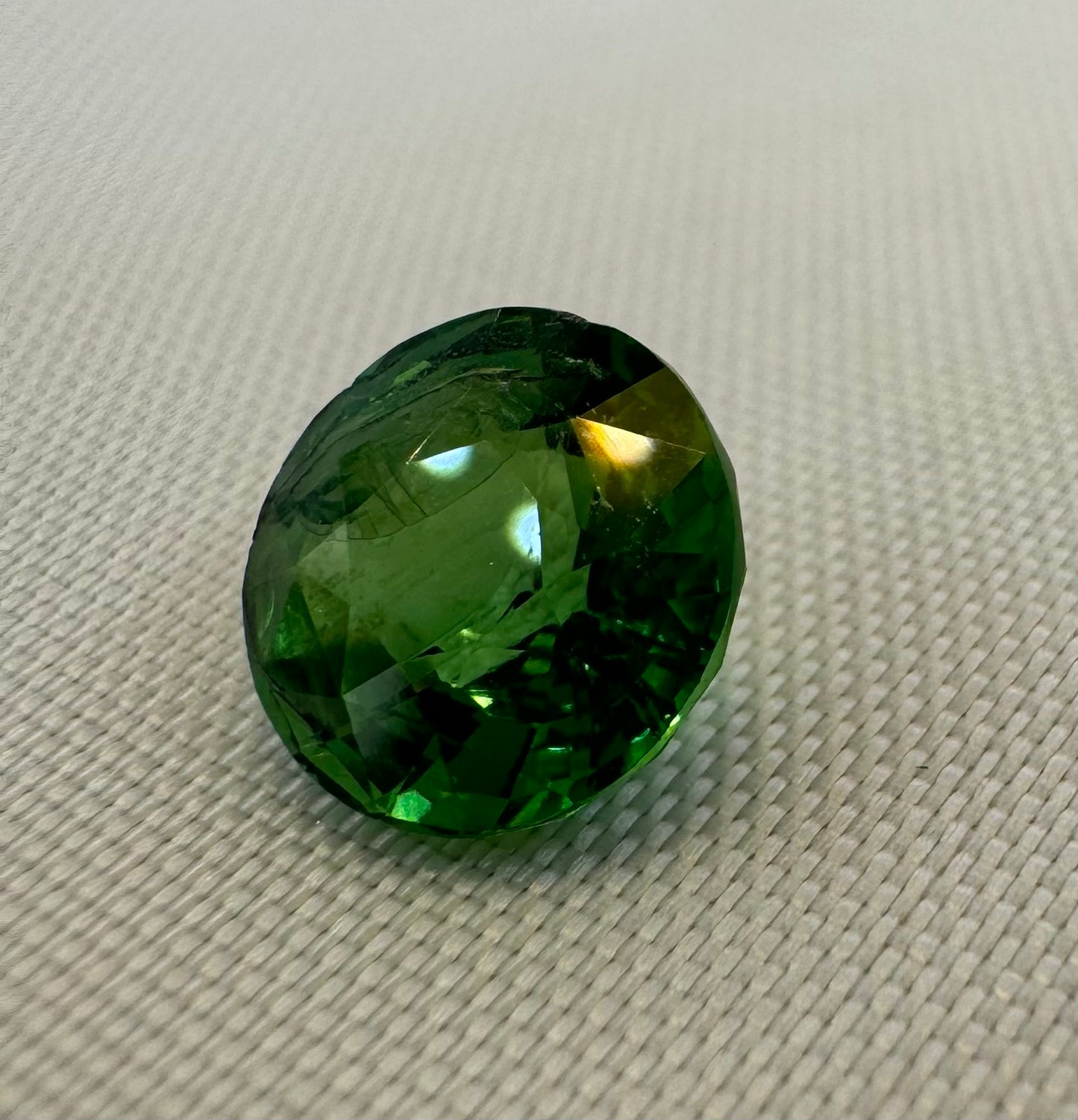 Tsavorite - 3.52ct - Round Mixed Cut