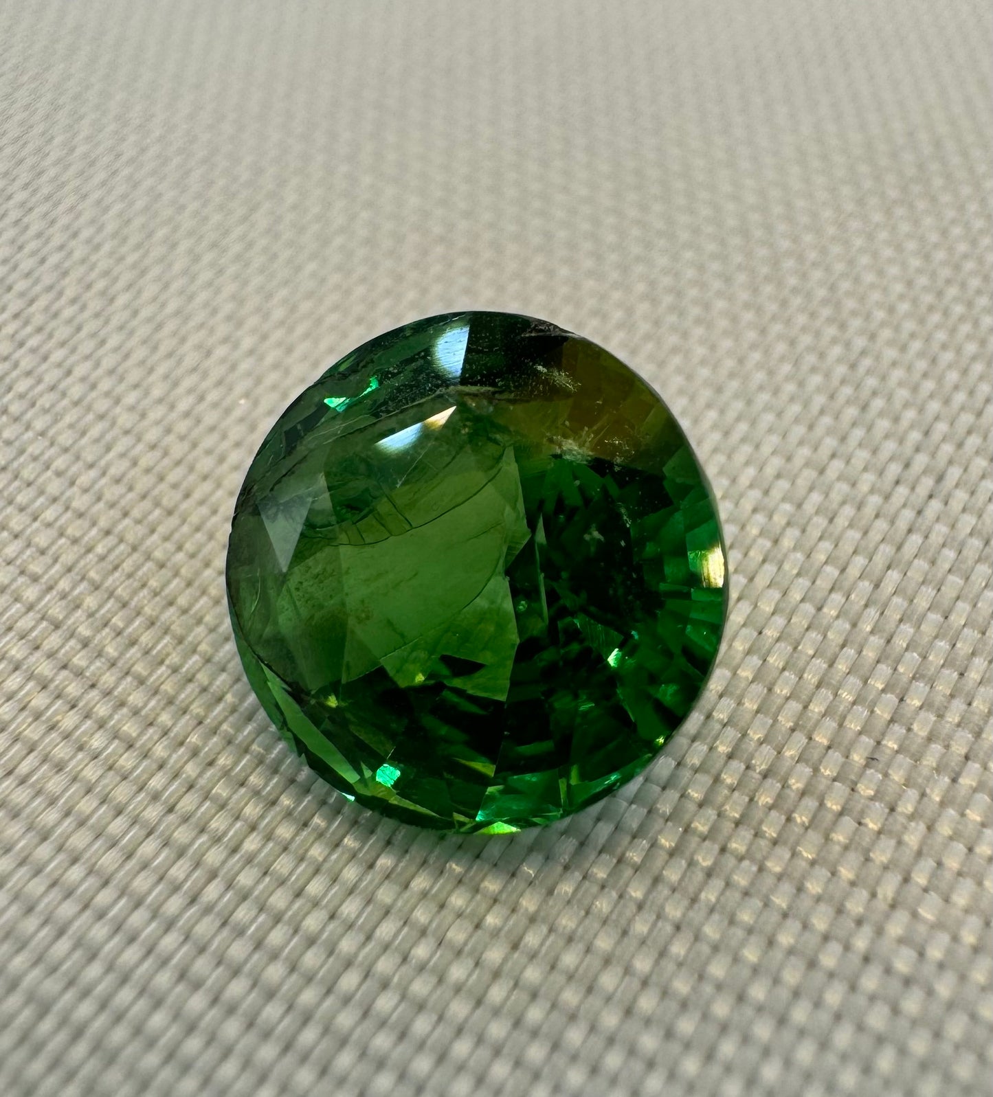 Tsavorite - 3.52ct - Round Mixed Cut