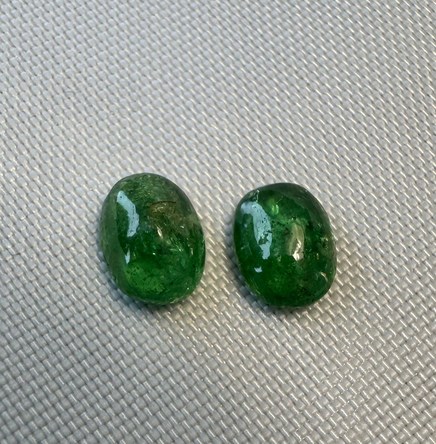 Tsavorite Matching Pair - 2.55 cttw - Oval