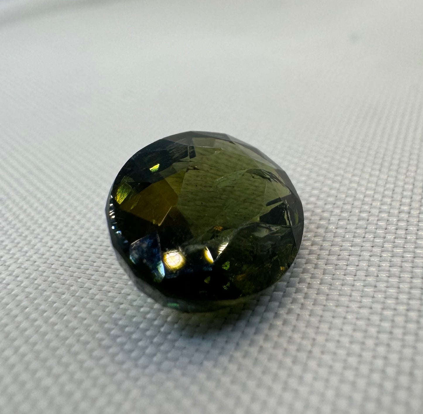 Natural Apatite - 4.68ct - Oval Mixed Cut