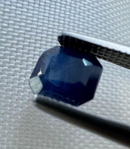 Natural Royal Blue Sapphire - 0.92 ct - Octagon Step Cut