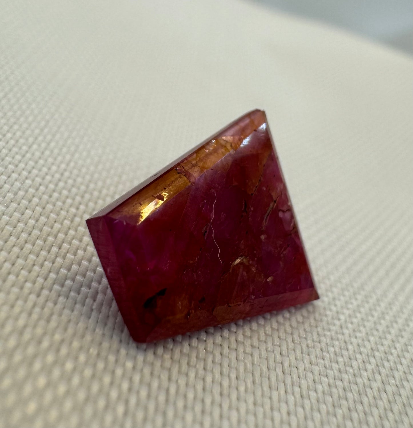 GIA Certified Natural Ruby - 4.97ct - Trapeze cut