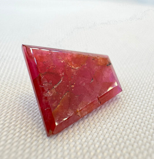 GIA Certified Natural Ruby - 4.97ct - Trapeze cut