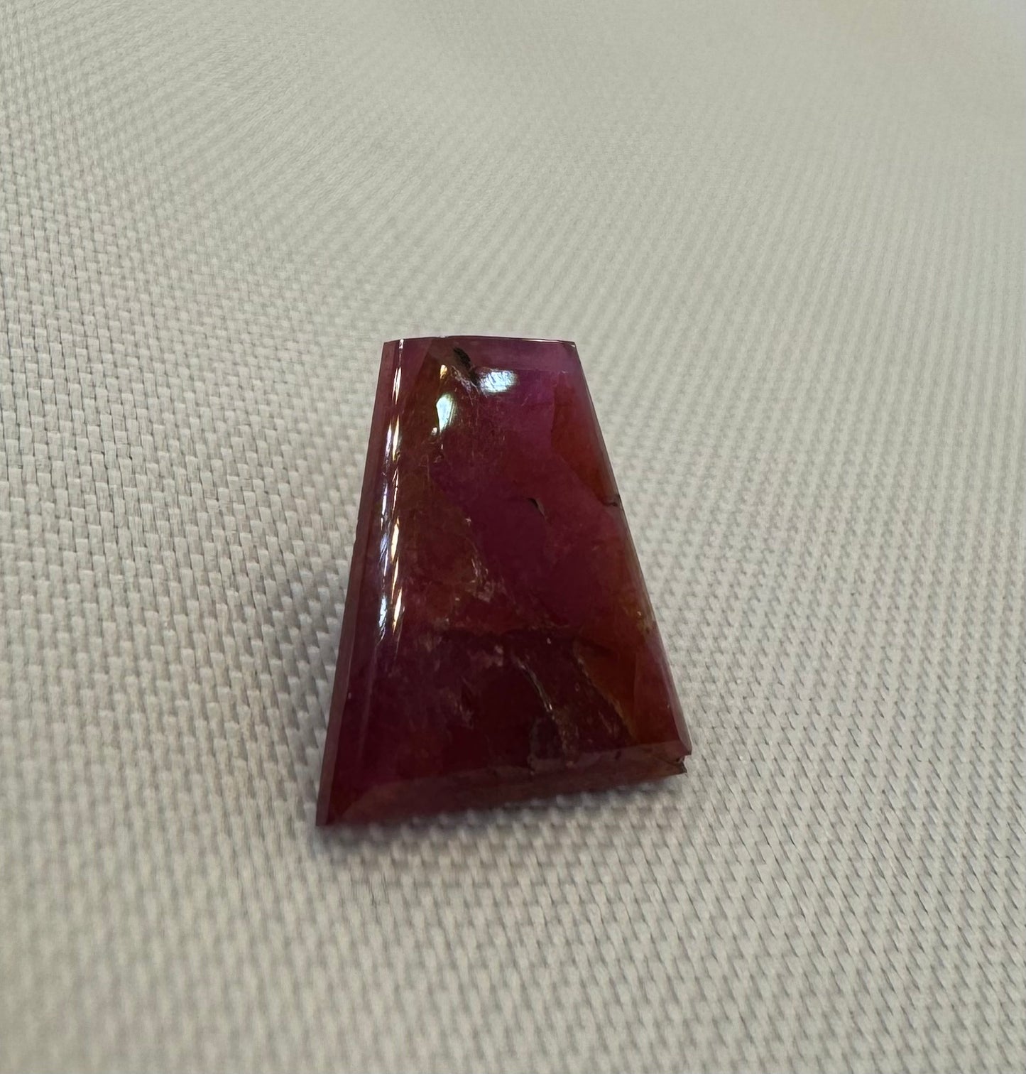 GIA Certified Natural Ruby - 4.97ct - Trapeze cut
