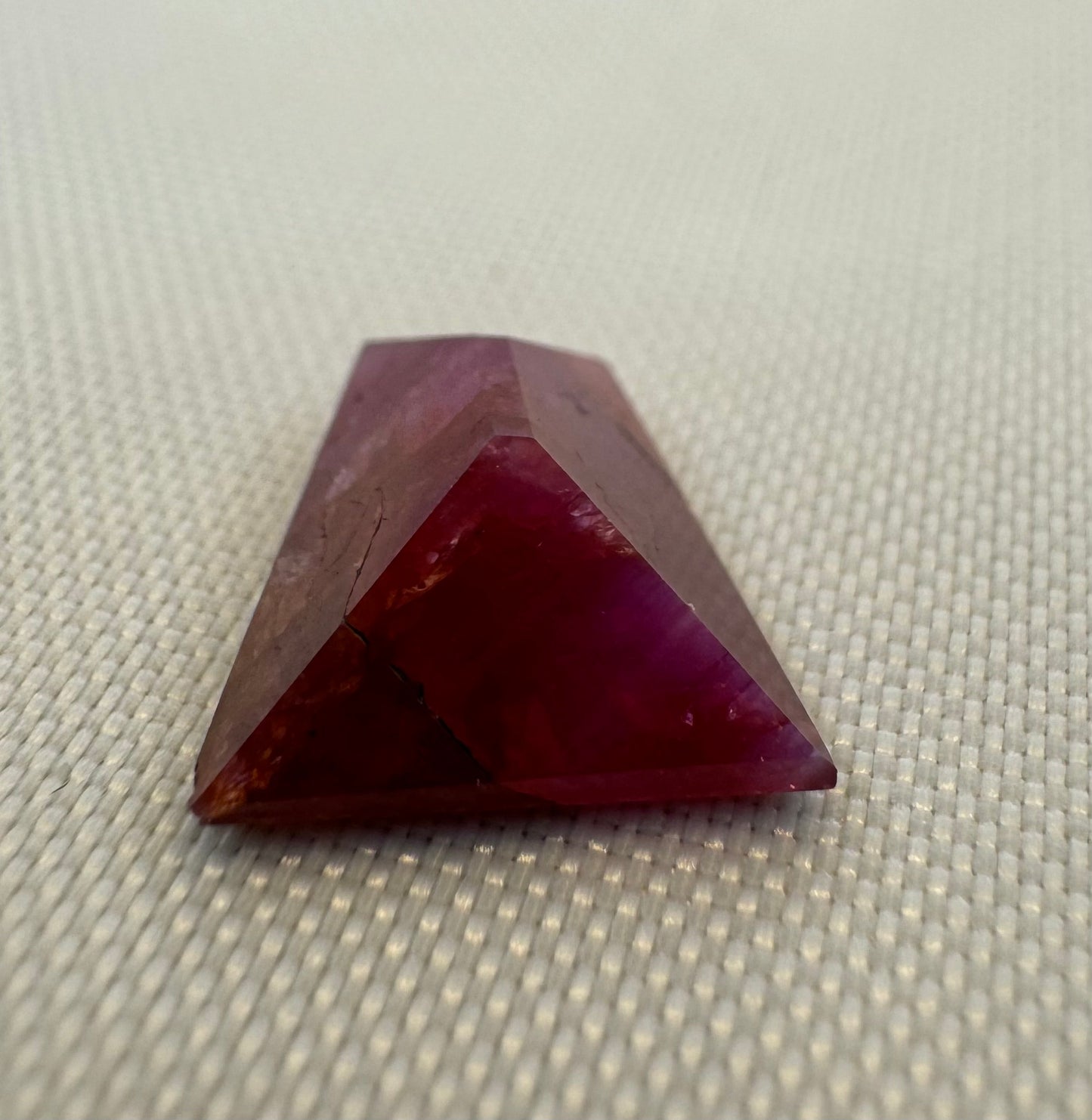 GIA Certified Natural Ruby - 4.97ct - Trapeze cut