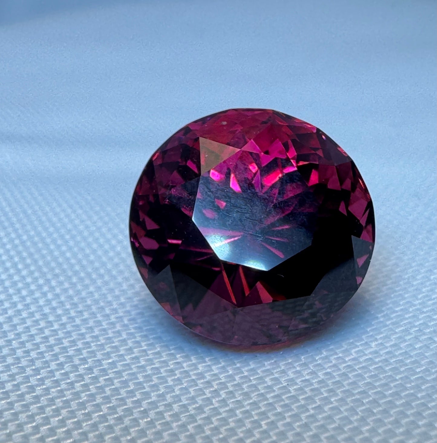 GIA Certified |Natural Pyrope-Almandine Garnet |PurplishRed |Round |8.74 ct