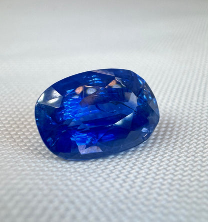 GIA Certified | Natural Blue Sapphire |Cornflower Blue | Cushion cut | 3.90ct