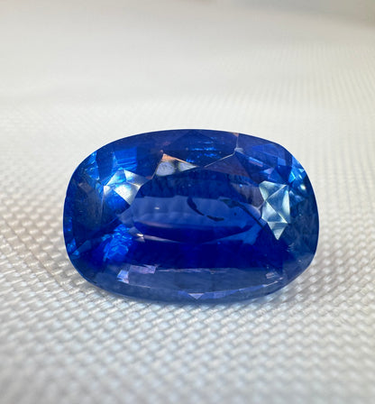 GIA Certified | Natural Blue Sapphire |Cornflower Blue | Cushion cut | 3.90ct