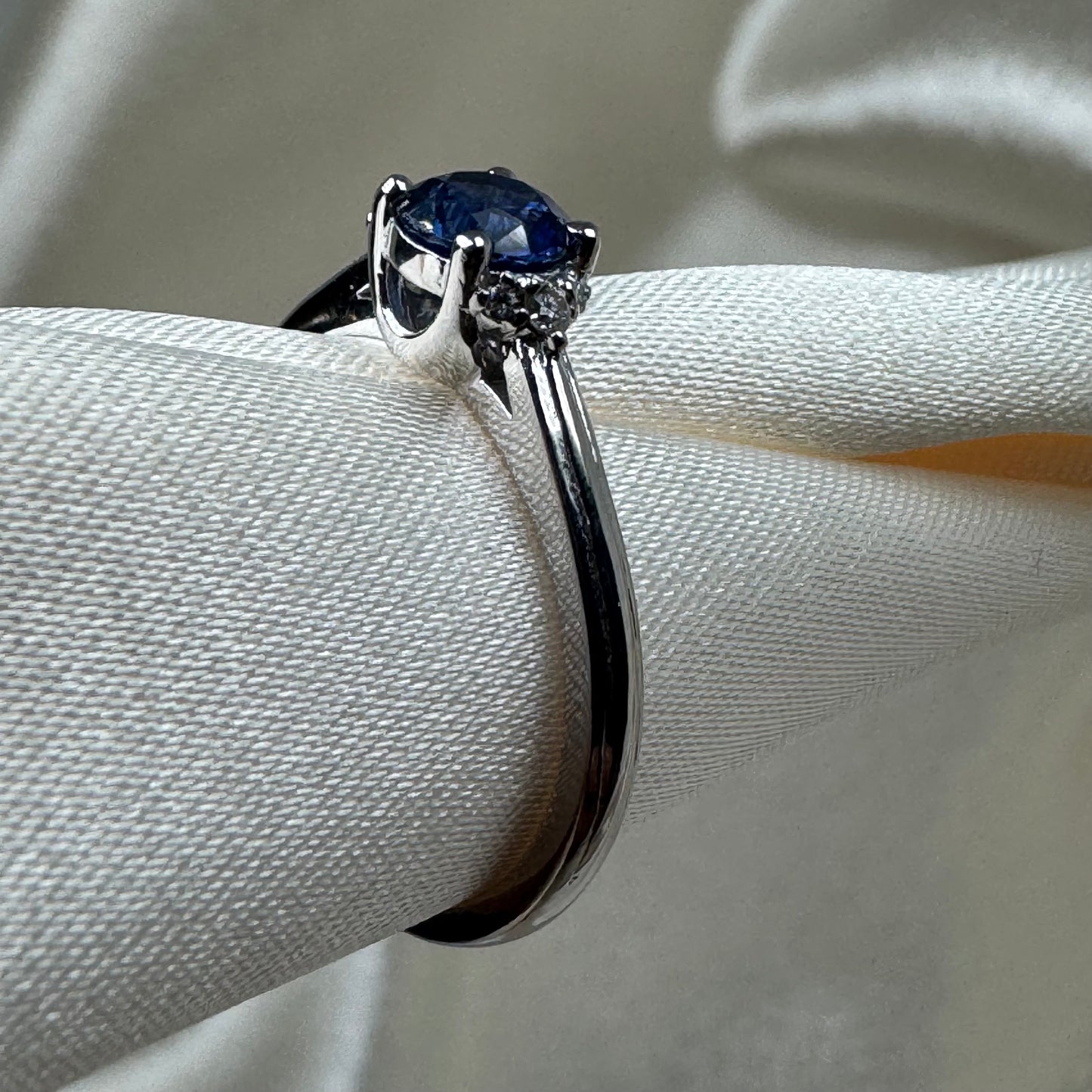 18K White Gold Ceylon Blue Sapphire & Diamond Ring