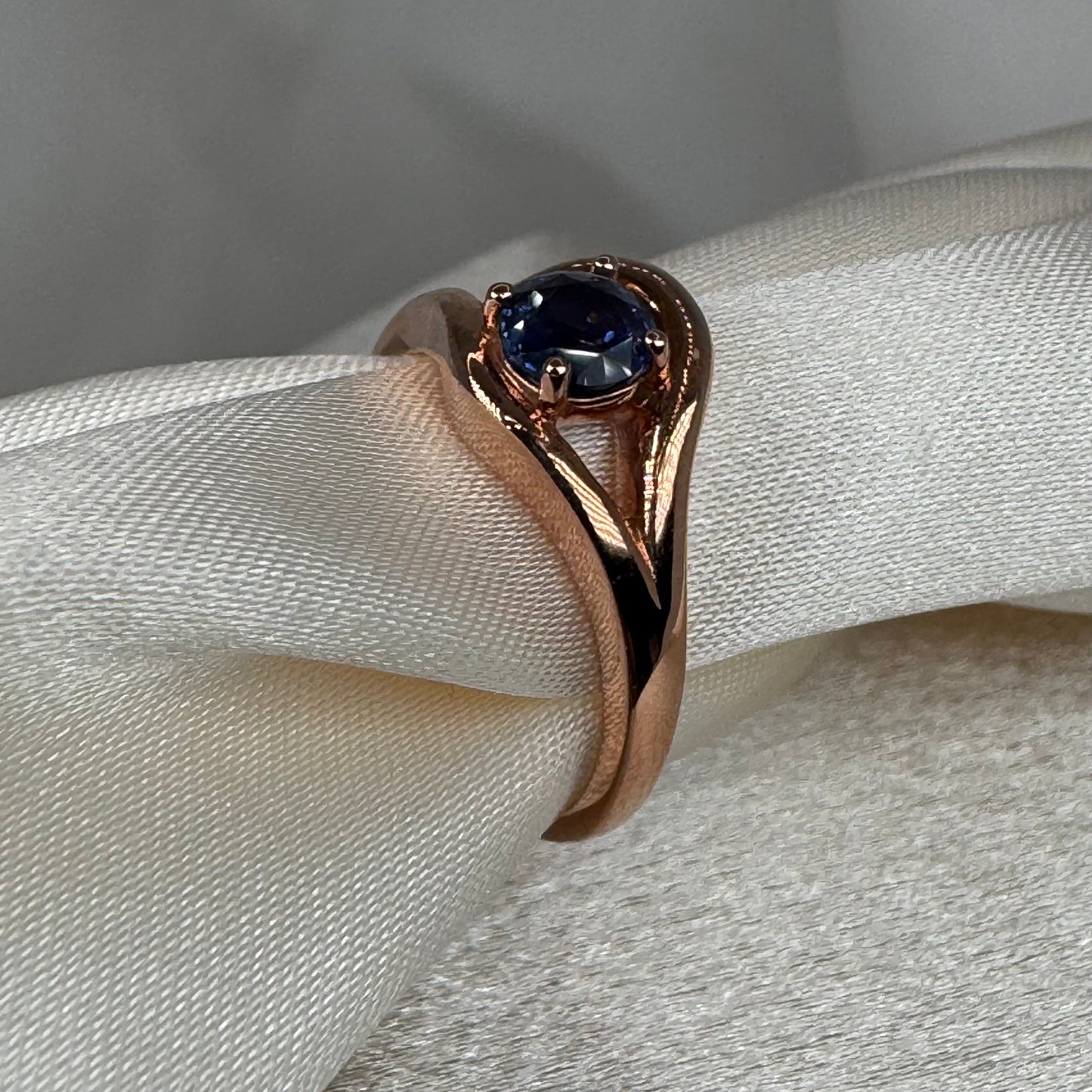 Elegant Rose Gold Blue Sapphire Ring
