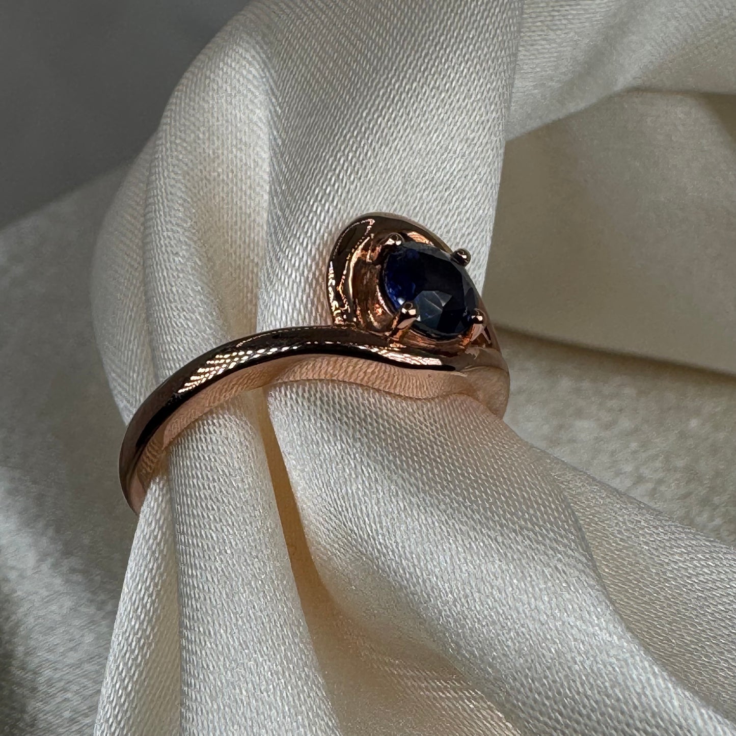 Elegant Rose Gold Blue Sapphire Ring