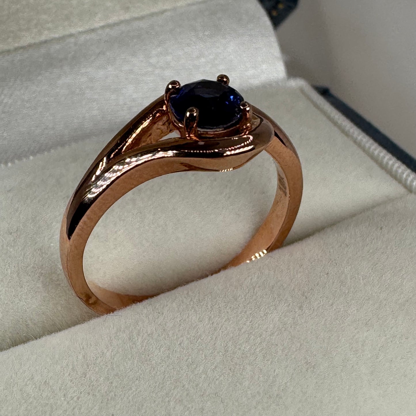 Elegant Rose Gold Blue Sapphire Ring