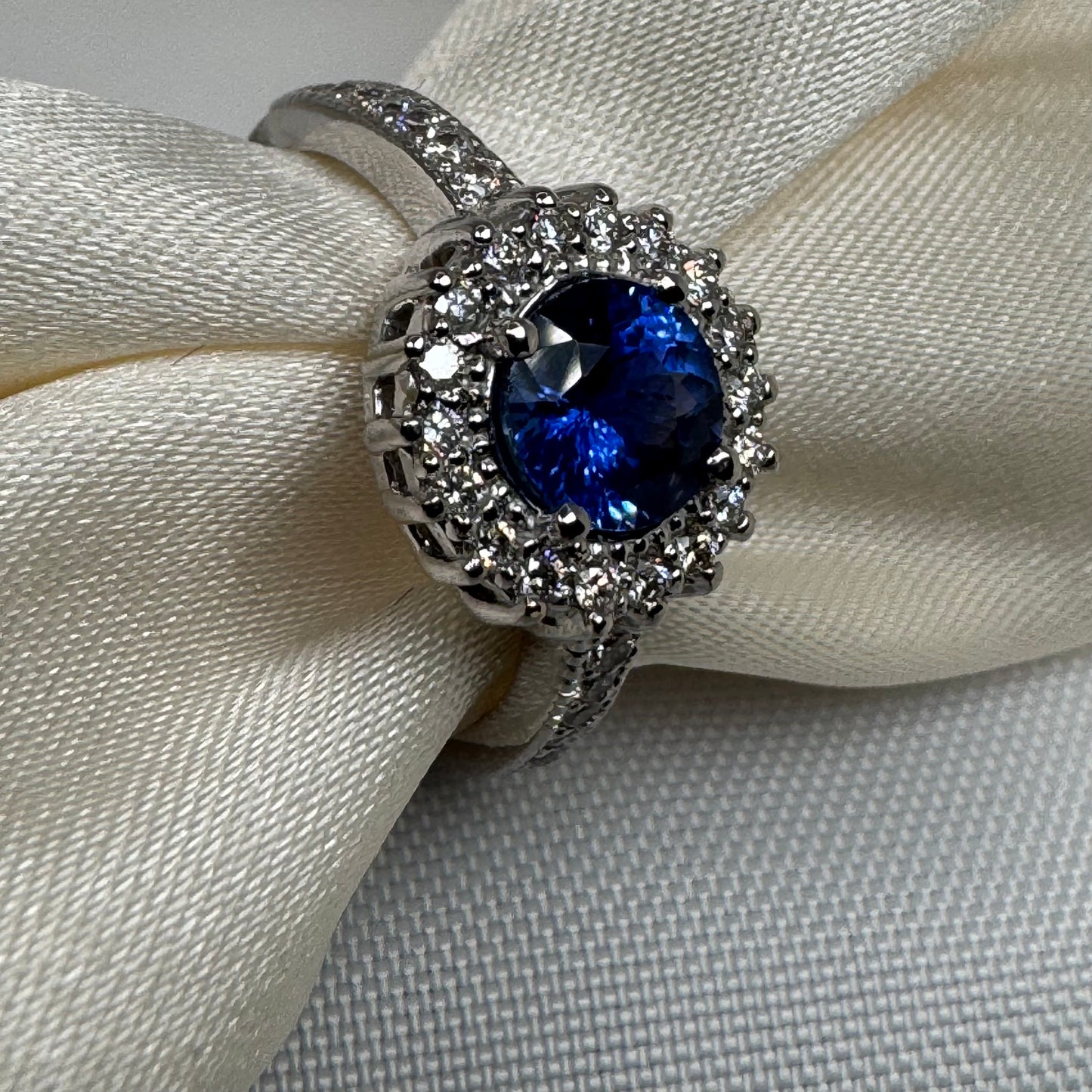 Natural Blue Sapphire Ring with Diamond Halo – 18K White Gold
