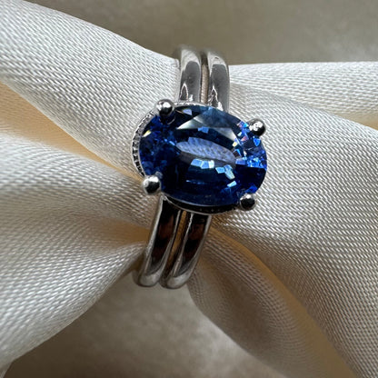 White Gold Ring with Natural Ceylon Blue Sapphire – Elegant Oval Cut