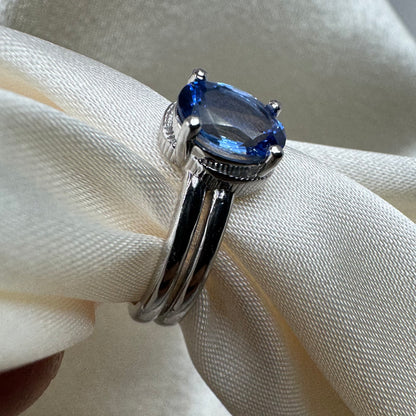 White Gold Ring with Natural Ceylon Blue Sapphire – Elegant Oval Cut