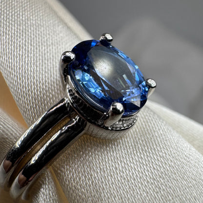 White Gold Ring with Natural Ceylon Blue Sapphire – Elegant Oval Cut