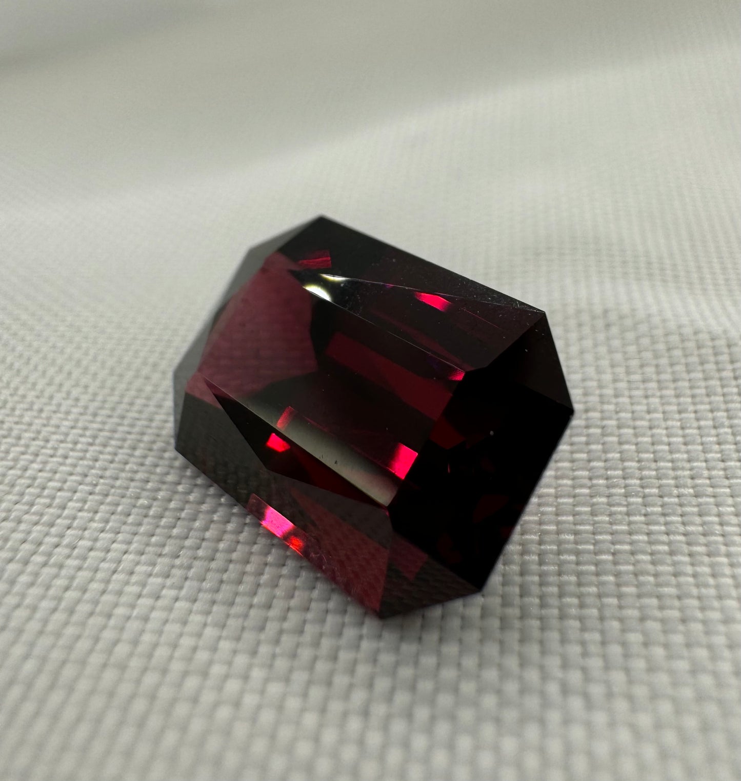 Natural Rhodolite Garnet Purplish Red Octagonal-Radiant cut