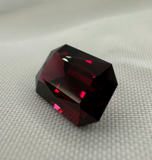 Natural Rhodolite Garnet Purplish Red Octagonal-Radiant cut