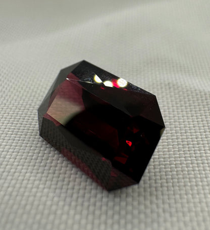 Natural Rhodolite Garnet Purplish Red Octagonal-Radiant cut