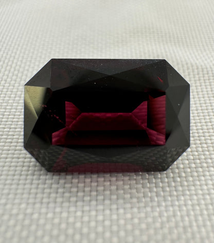 Natural Rhodolite Garnet Purplish Red Octagonal-Radiant cut