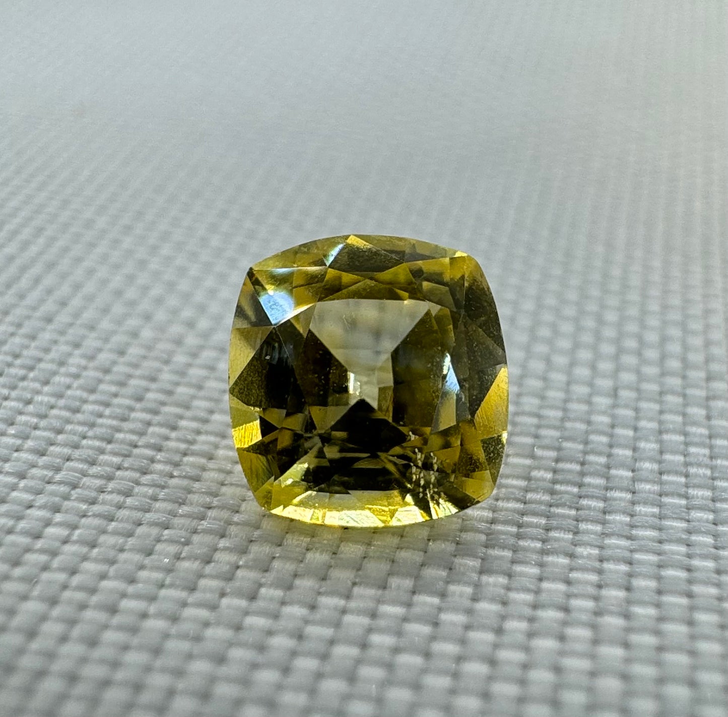 Natural Yellow Sapphire - 1.09ct - Cushion Mixed Cut