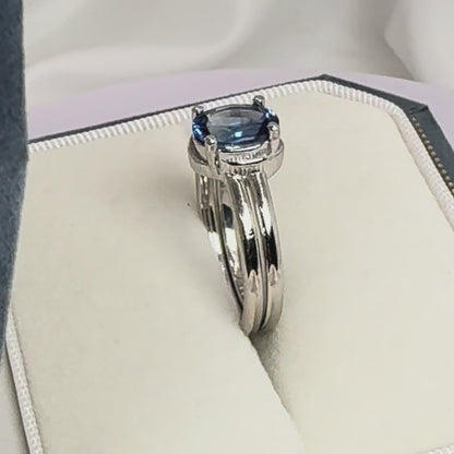 White Gold Ring with Natural Ceylon Blue Sapphire – Elegant Oval Cut